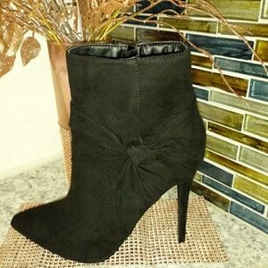 WOMENS BLACK SUEDE BOOTIES